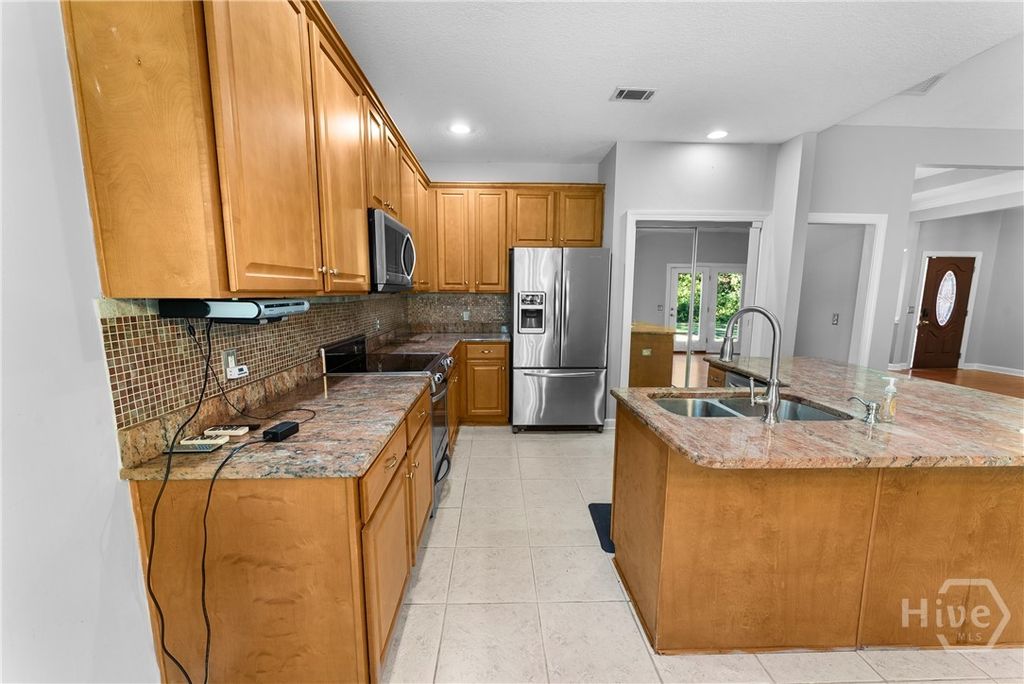 Image 12 of property listing at 118 Penny Lane, Guyton, GA 31312