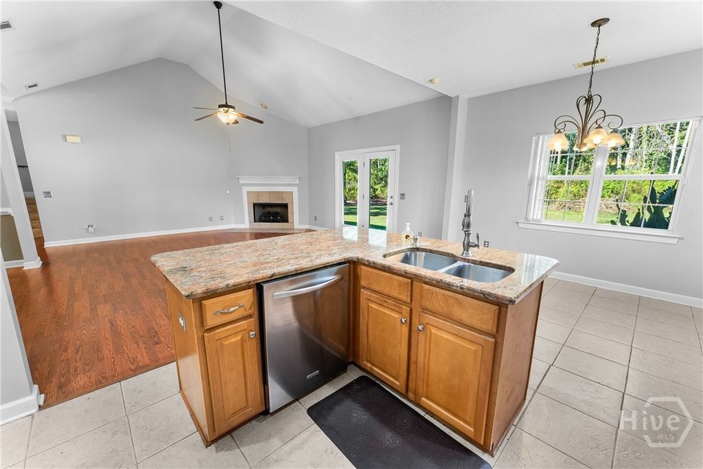 Image 13 of property listing at 118 Penny Lane, Guyton, GA 31312