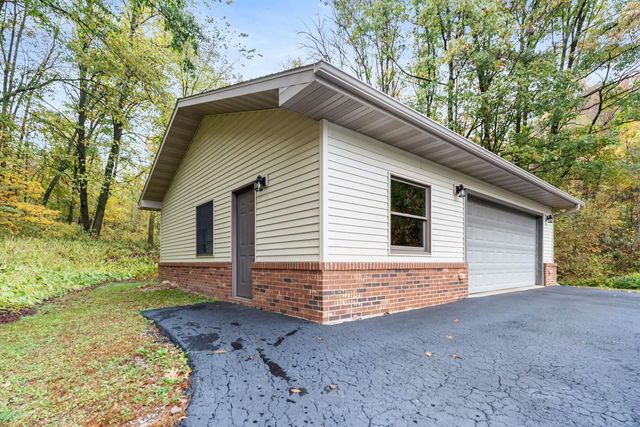 E16467 Grimm Road, Hillsboro, WI 54634