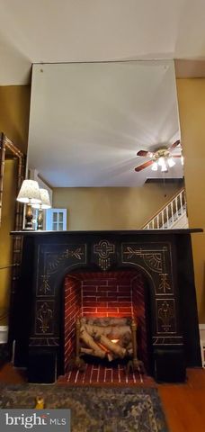 1033 JACKSON ST, Philadelphia, PA 19148