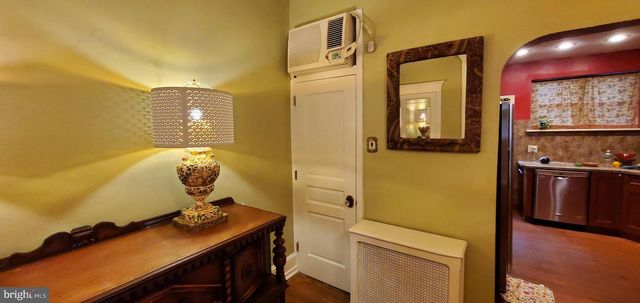 1033 JACKSON ST, Philadelphia, PA 19148