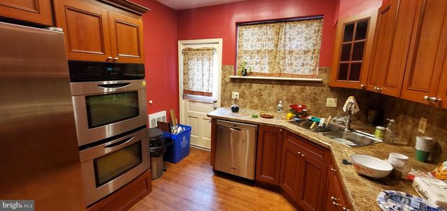 1033 JACKSON ST, Philadelphia, PA 19148