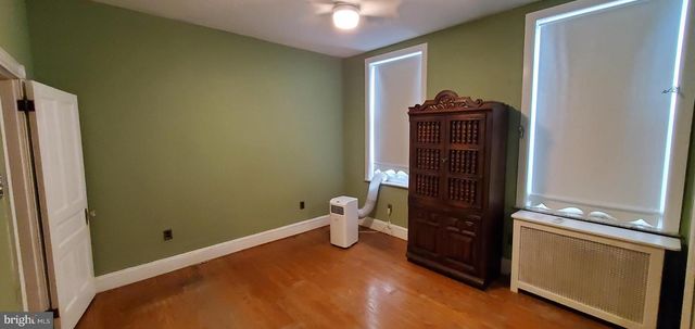 1033 JACKSON ST, Philadelphia, PA 19148