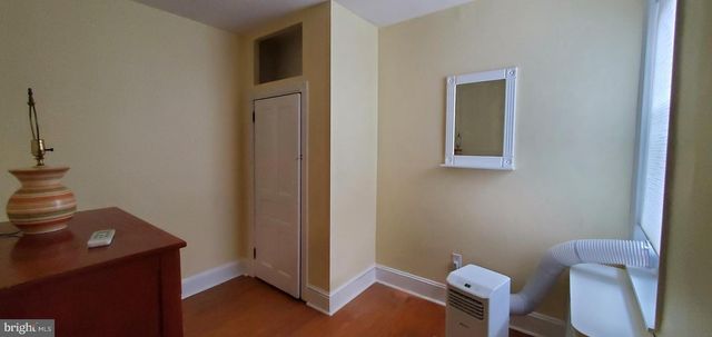 1033 JACKSON ST, Philadelphia, PA 19148