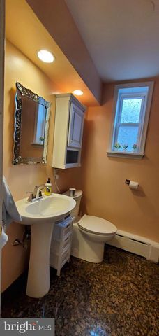 1033 JACKSON ST, Philadelphia, PA 19148