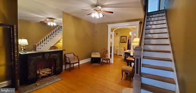 1033 JACKSON ST, Philadelphia, PA 19148