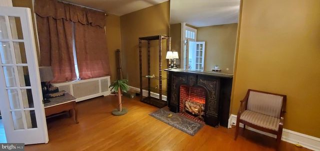 1033 JACKSON ST, Philadelphia, PA 19148