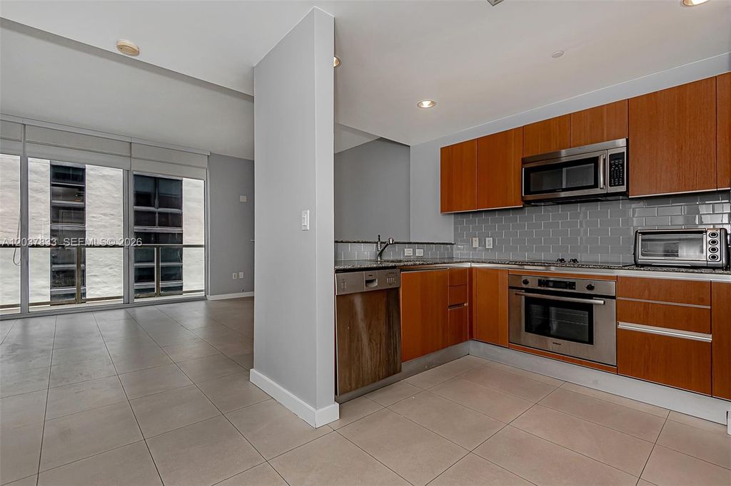 1050 Brickell Ave 2822, Miami, FL 33131