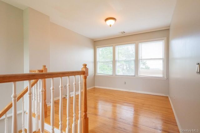 300 S Snedecor Avenue, Bayport, NY 11705