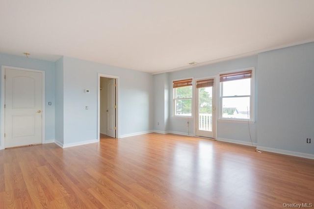 300 S Snedecor Avenue, Bayport, NY 11705