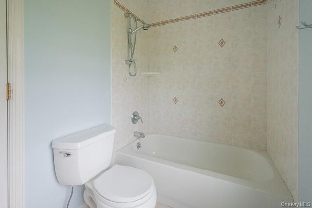 300 S Snedecor Avenue, Bayport, NY 11705