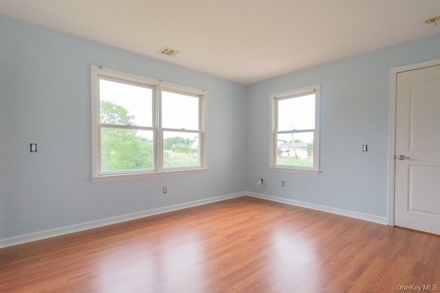 300 S Snedecor Avenue, Bayport, NY 11705