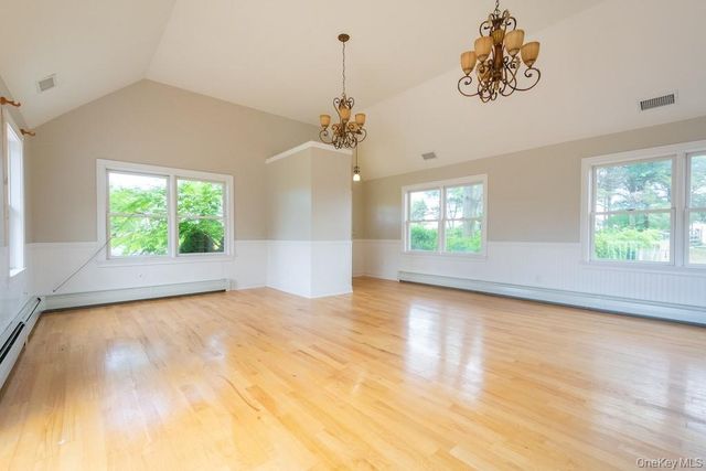 300 S Snedecor Avenue, Bayport, NY 11705