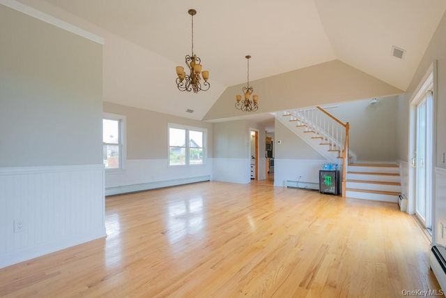 300 S Snedecor Avenue, Bayport, NY 11705