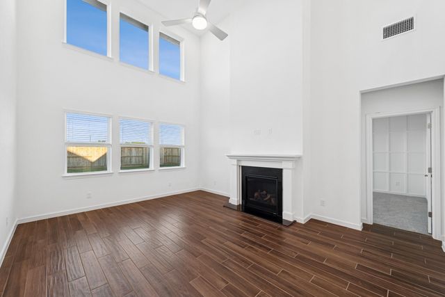 29322 Meadowcreek Hill Drive, Waller, TX 77484