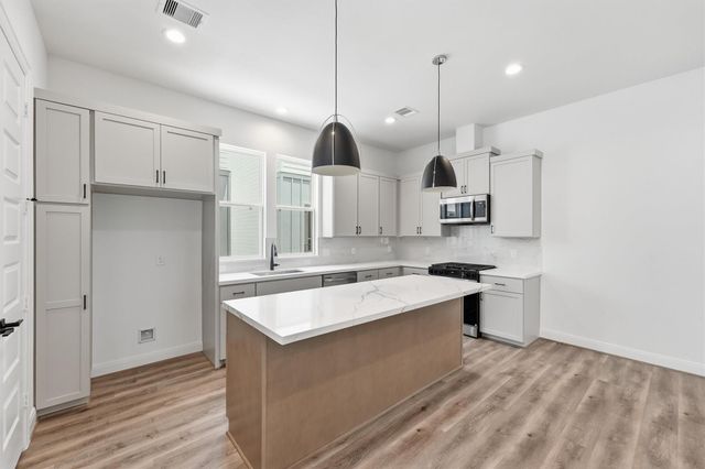 4834 Pinemont Drive, Houston, TX 77092