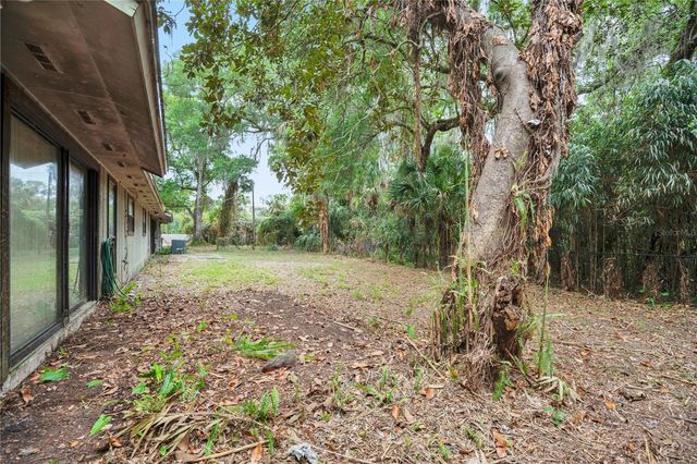 599 LAKE GENEVA ROAD, Geneva, FL 32732