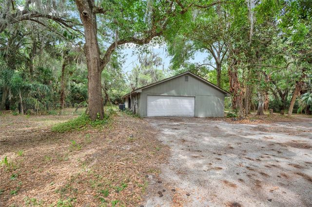 599 LAKE GENEVA ROAD, Geneva, FL 32732