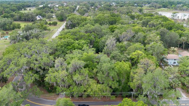 599 LAKE GENEVA ROAD, Geneva, FL 32732