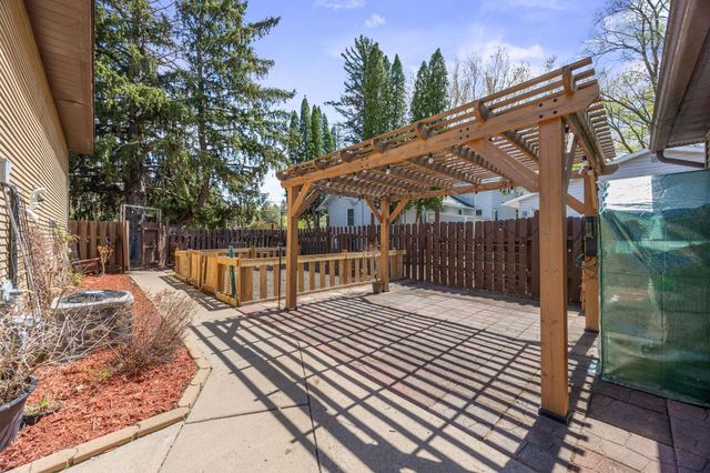 4035 White Bear Avenue N, White Bear Lake, MN 55110