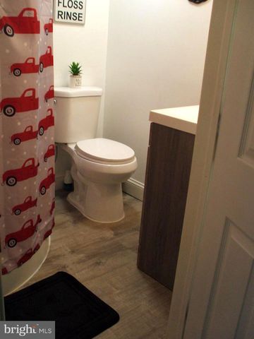 325 WESTPARK LN, Clifton Heights, PA 19018