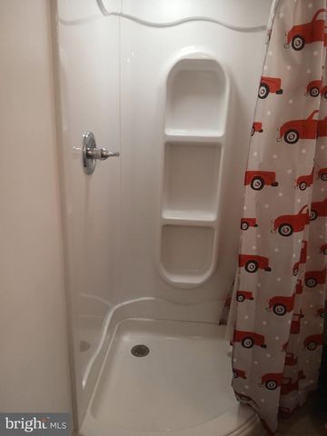 325 WESTPARK LN, Clifton Heights, PA 19018