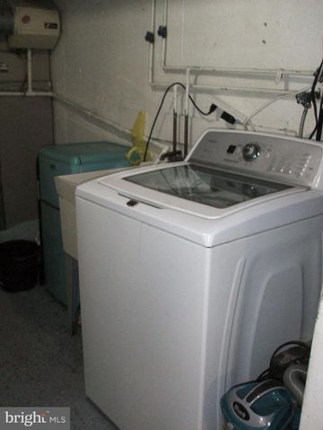 325 WESTPARK LN, Clifton Heights, PA 19018