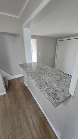 3006 Roosevelt Street, Clinton, IA 52732