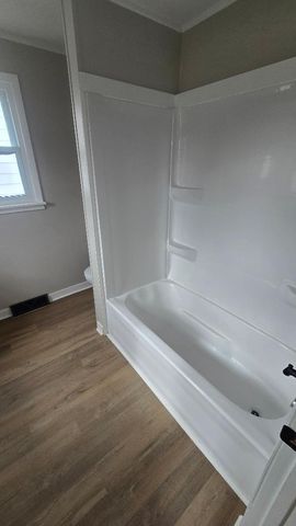 3006 Roosevelt Street, Clinton, IA 52732