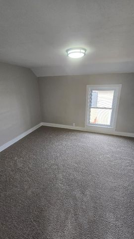 3006 Roosevelt Street, Clinton, IA 52732