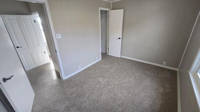 3006 Roosevelt Street, Clinton, IA 52732