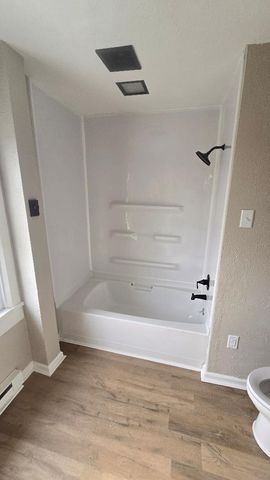 3006 Roosevelt Street, Clinton, IA 52732