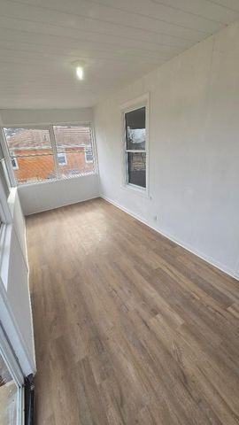 3006 Roosevelt Street, Clinton, IA 52732