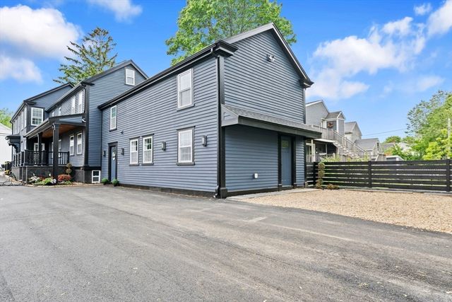 162 High St B, Danvers, MA 01923