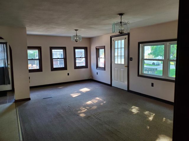 10 Ash Street, Hampton, NH 03842