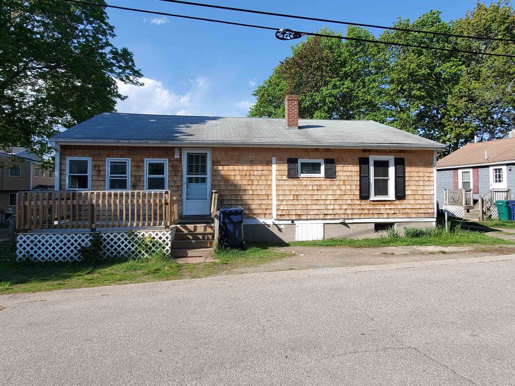 10 Ash Street, Hampton, NH 03842