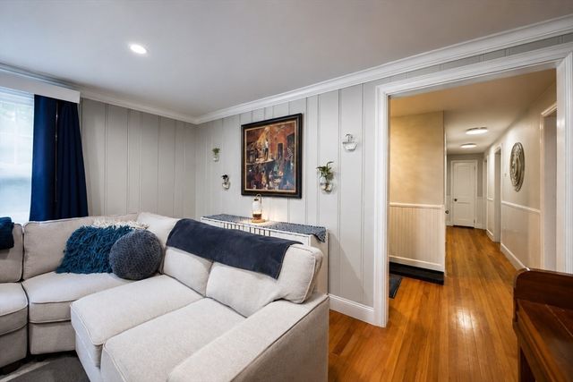 30 Sawyer Ln, Holden, MA 01520