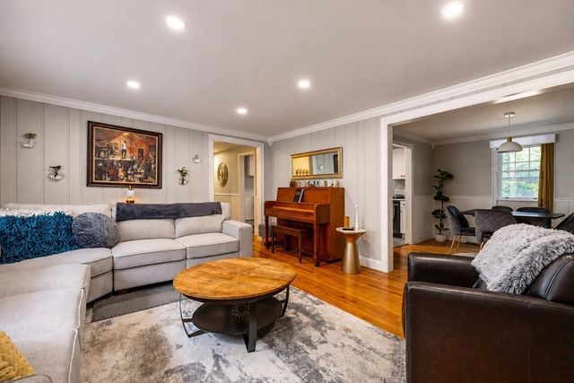 30 Sawyer Ln, Holden, MA 01520