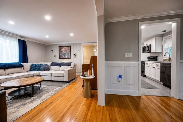 30 Sawyer Ln, Holden, MA 01520