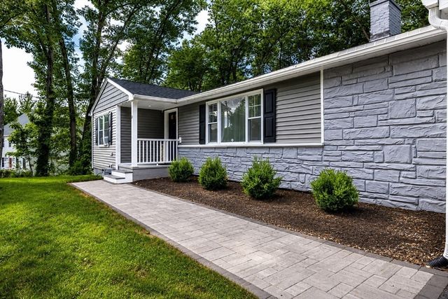 30 Sawyer Ln, Holden, MA 01520