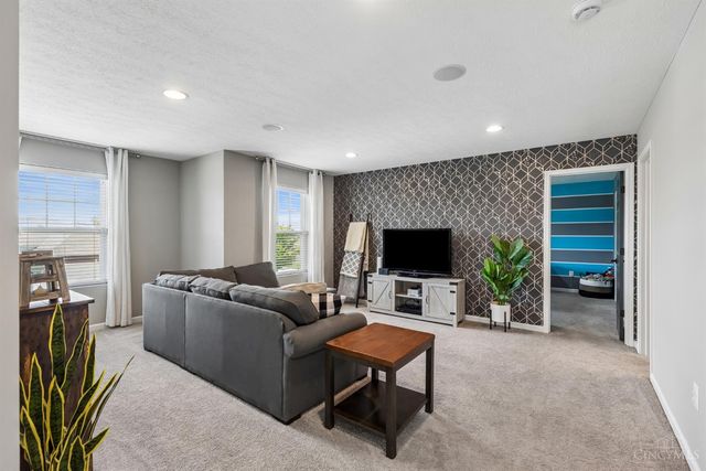 5228 Peterborough Drive, Green Twp, OH 45002