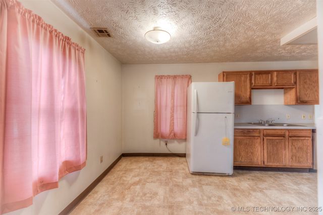 514 N Weenonah Avenue W, Claremore, OK 74017