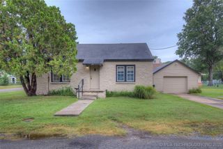514 N Weenonah Avenue W, Claremore, OK 74017