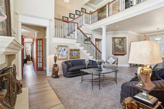 6711 NW Oak Dale Dr, Lawton, OK 73505