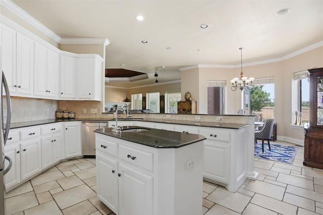 6711 NW Oak Dale Dr, Lawton, OK 73505
