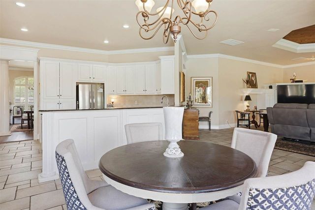 6711 NW Oak Dale Dr, Lawton, OK 73505