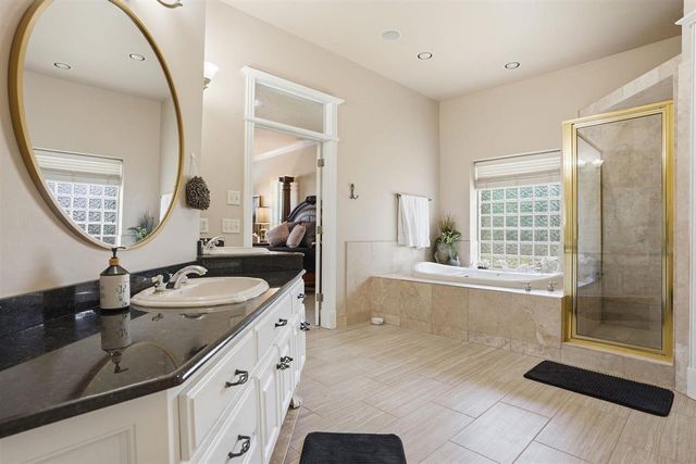 6711 NW Oak Dale Dr, Lawton, OK 73505