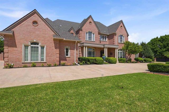 6711 NW Oak Dale Dr, Lawton, OK 73505