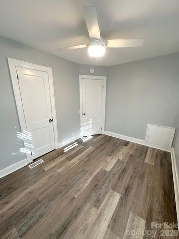 1004 E 8th Avenue, Gastonia, NC 28054