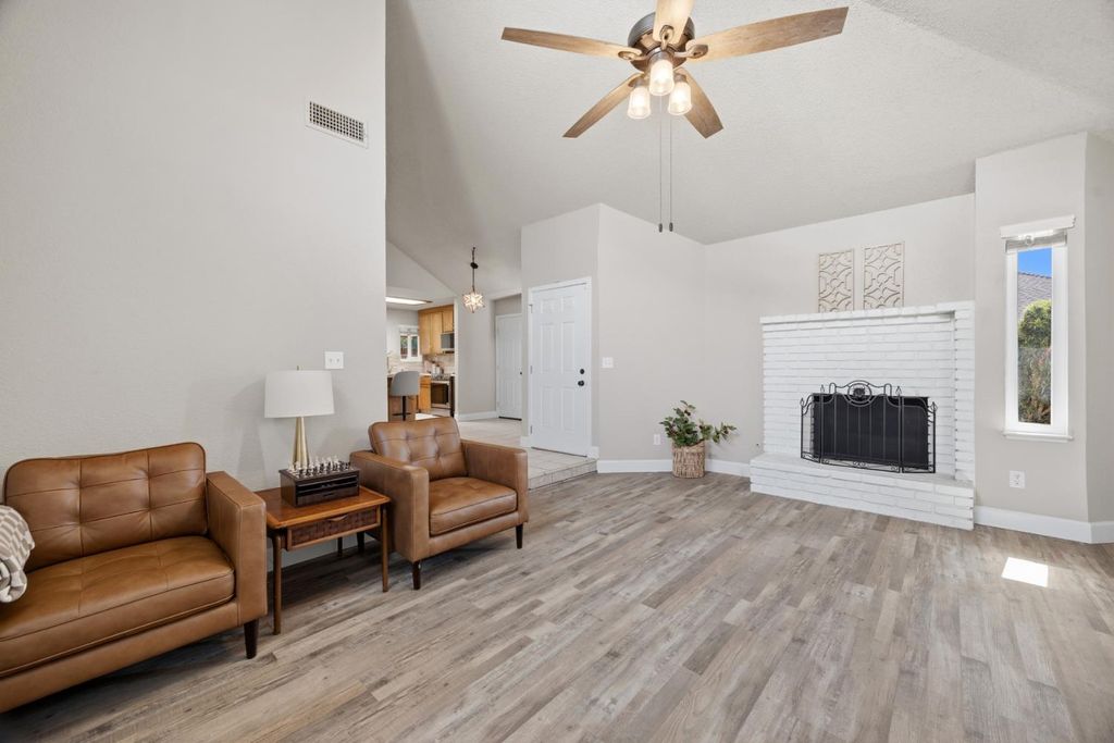 Image 1 of property listing at 381 E Nees Avenue # 101, Fresno, CA 93720